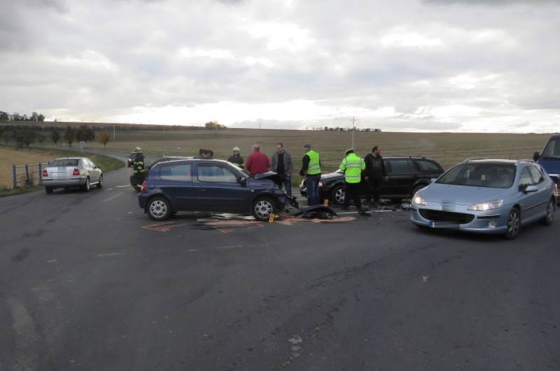 Dopravní nehoda na křižovatce „Májovka“ si vyžádala lehká zranění
