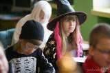 20161111132056_x-6168: Foto: Děti z kolínské Jedničky se v pátek převlékly za halloweenská strašidla
