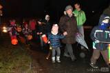 20161111191359_5G6H4105: Foto: Také děti v Červených Janovicích se vypravily za Martinem s lampióny