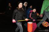 20161111191400_5G6H4109: Foto: Také děti v Červených Janovicích se vypravily za Martinem s lampióny
