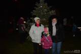 20161201185842_DSC_0033: Foto: Vánoční strom v Úmoníně se rozzářil ve čtvrtek!