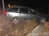 20161215173020_DN101: Řídil pod vlivem alkoholu, automobil „zaparkoval“ uprostřed kruhového objezdu