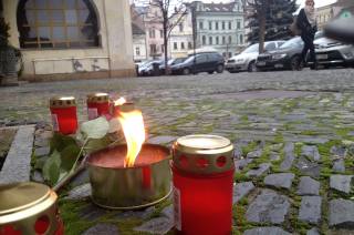 Jsme s vámi! Soustrast s obětmi z Berlína vyjadřují i v Kolíně