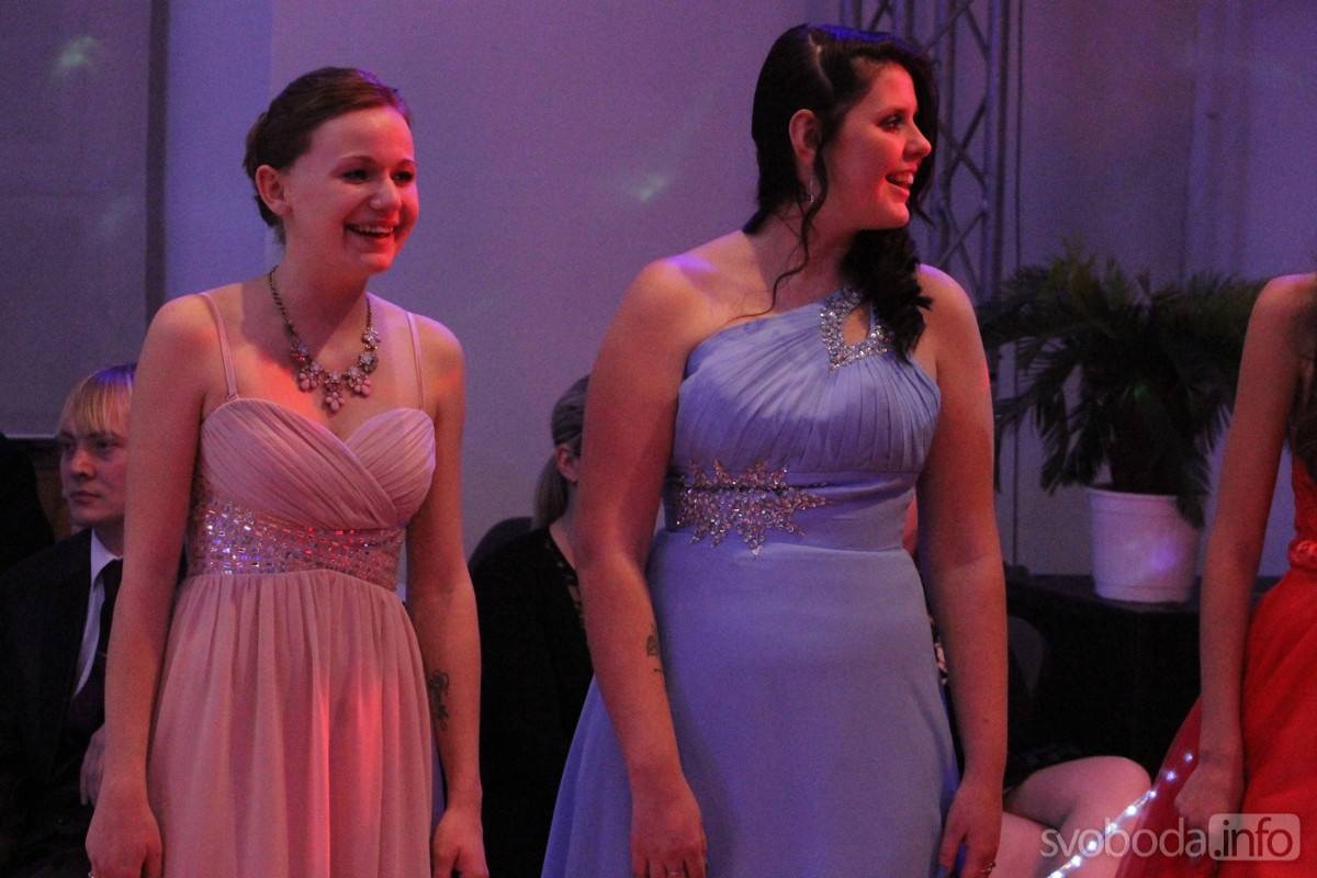 Foto: Další dvě třídy SOŠ a SOU řemesel Kutná Hora si užily maturitní ples v kutnohorském Lorci