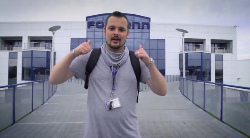 Video: Nahlédněte pod pokličku společnosti Foxconn v Kutné Hoře