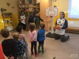 20170117212656_ms_bachm_03: Foto: Kolínští basketbalisté navštívili velimské děti