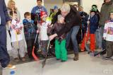 20170128153639_IMG_6460: Foto: Desítky dětí si na čáslavském zimním stadionu v rámci "Týdne hokeje" vyzkoušely roli hokejisty