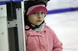 20170128153644_IMG_6514: Foto: Desítky dětí si na čáslavském zimním stadionu v rámci "Týdne hokeje" vyzkoušely roli hokejisty
