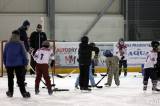 20170128153644_IMG_6516: Foto: Desítky dětí si na čáslavském zimním stadionu v rámci "Týdne hokeje" vyzkoušely roli hokejisty