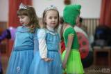 20170205155006_5G6H7704: Foto: S dětmi na karnevale ve Vrdech v neděli řádil i čaroděj!