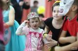 20170205155008_5G6H7783: Foto: S dětmi na karnevale ve Vrdech v neděli řádil i čaroděj!