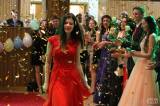 20170210235322_IMG_8398: Foto: Studenti oktávy čáslavského gymnázia se na maturitním plese vrátili do devadesátek