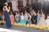 20170216075813_023: Foto: Na maturitním plese kolínské Šťáralky nechyběla ani barmanská show
