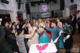 20170216075822_107: Foto: Na maturitním plese kolínské Šťáralky nechyběla ani barmanská show