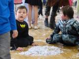 20170220144536_P1010884: Foto: Tradiční dětský karneval přilákal do Suchdola desítky masek