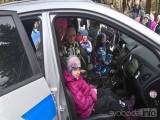 20170306204717_DSC_1082: Policisté besedovali s dětmi z Malešova, předvedli jim výstroj i služební pomůcky