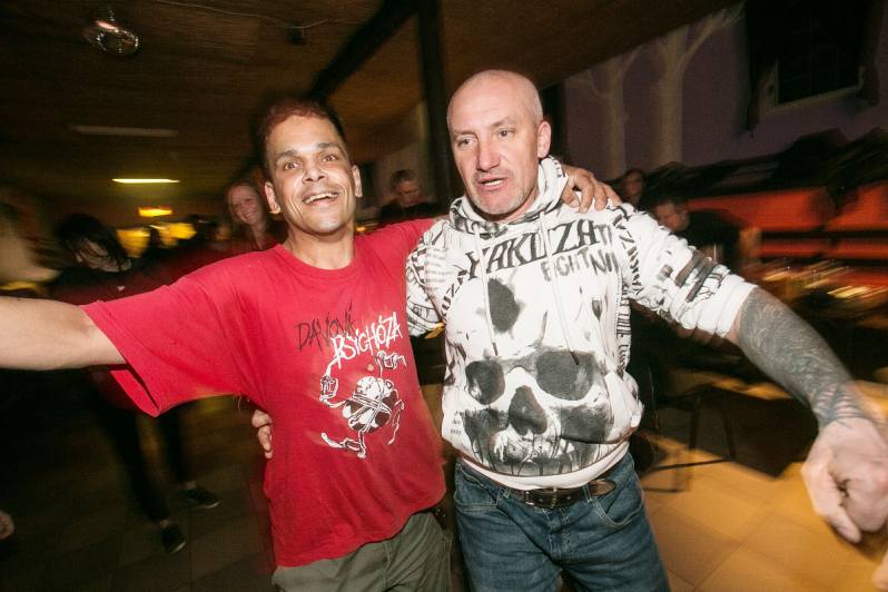 Foto: Punkový večírek ve Sport baru Jáma byl v režii kapel N.V.Ú. i Kozičky