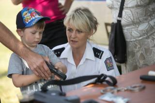 Foto: Na dětském dni ve Veltrubech nechyběla ukázka policejní techniky
