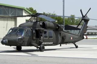 Vrtulník rakouské armády Sikorsky UH-60 Black Hawk uvidíte na kolínském letišti!