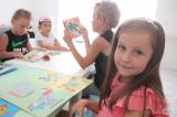ah1b3755: Foto: Dětem v česko-anglické školičce horko nevadí, věnují se i józe