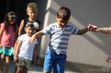 ah1b3791: Foto: Dětem v česko-anglické školičce horko nevadí, věnují se i józe