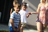 ah1b3792: Foto: Dětem v česko-anglické školičce horko nevadí, věnují se i józe