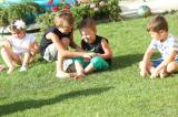 ah1b3807: Foto: Dětem v česko-anglické školičce horko nevadí, věnují se i józe