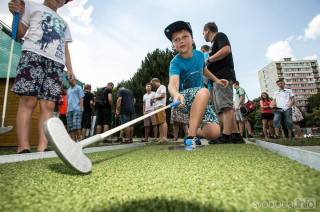 V Pečkách připravili minigolfový turnaj pro veřejnost