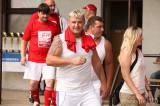 5g6h5586: Foto: Osobnosti z kultury a sportu dorazily do Zbraslavic hrát fotbal