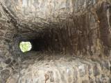 20170903184117_DSCN7705: Hrad se zachovalým podzemím a studní najdete v Chlumu u Zbýšova
