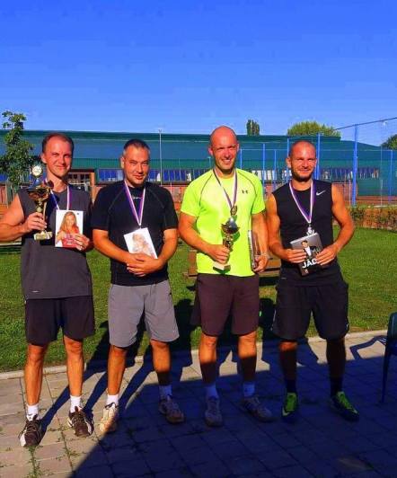 Družstvo kutnohorských policistů vybojovalo první místo v tenisovém turnaji