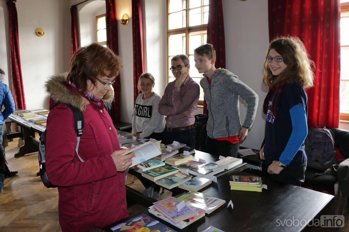 Burza knih - Návštěvníci vyrazili do muzea i přes chladnější počasí