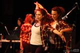 20171115215321_5G6H7337: Foto, video: Večer hudby a tance v čáslavském divadle pomůže „Cestě bez bariér“