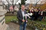 20171116202758_5G6H8100: Studenti Gymnázia Jiřího Ortena si připomněli výročí 17. listopadu