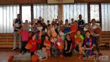 20171130172107_1: Děti na kolínské Trojce si užily tělocvik s baskeťáky