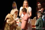 20171203174957_5G6H5620: Foto: Mikulášskou pohádku s nadílkou si užily děti v Tylově divadle v Kutné Hoře