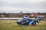 20171206113023_x-0353: Foto: Těžce zraněného muže musel po pádu z lešení do nemocnice dopravit vrtulník