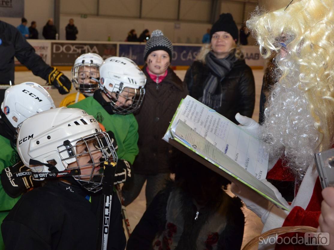 Mikuláš naděloval malým hokejistům HC Čáslav!