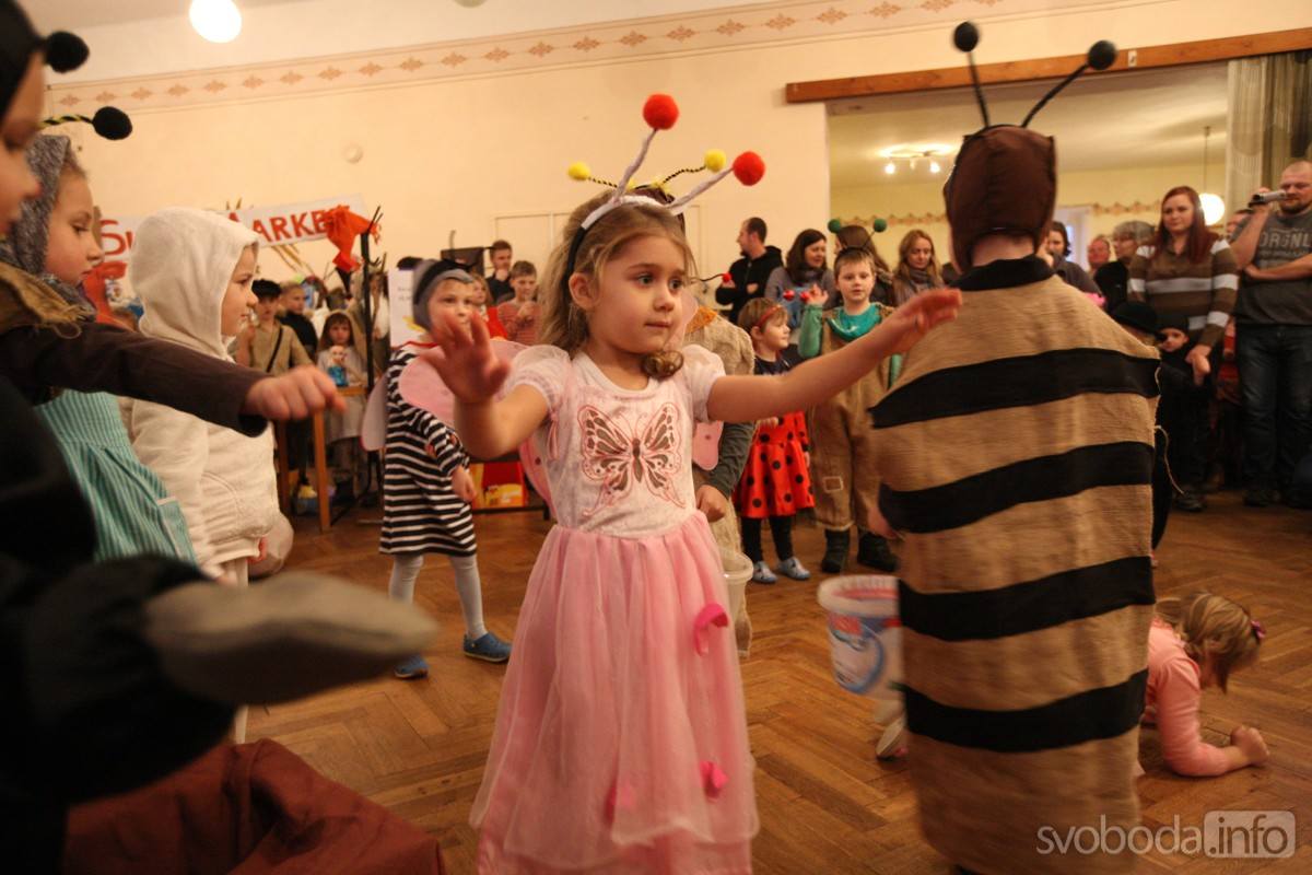 Foto: Vánoční besídka dětí z MŠ a ZŠ Křesetice sklidila velký potlesk