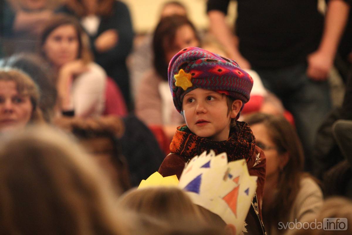 Foto: Vánoční besídka dětí z MŠ a ZŠ Křesetice sklidila velký potlesk