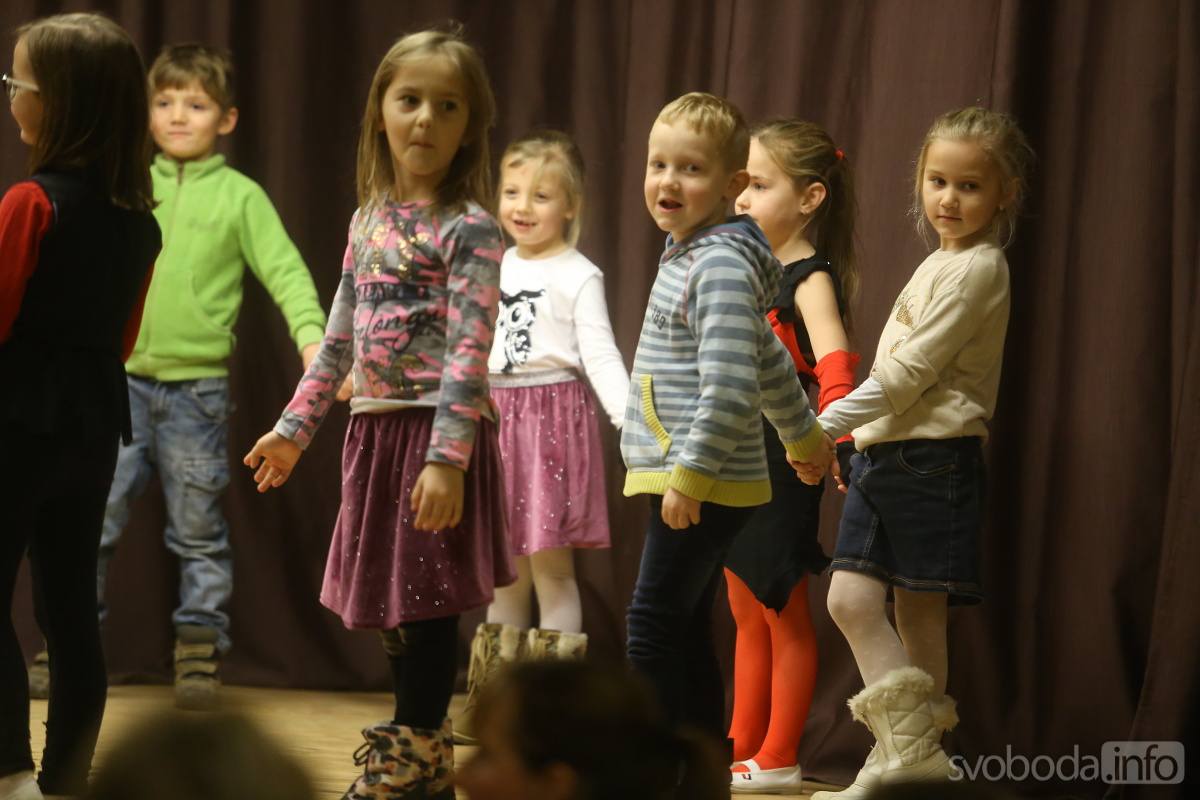 Foto: Děti z Bečvár se rodičům předvedly na vánoční besídce