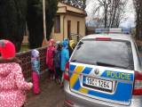 20171220134948_5: Policisté besedovali s dětmi ze školky v Červených Janovicích