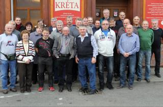 Foto: Bývalí zaměstnanci kutnohorského podniku Avia se po roce opět sešli „Na Krétě“