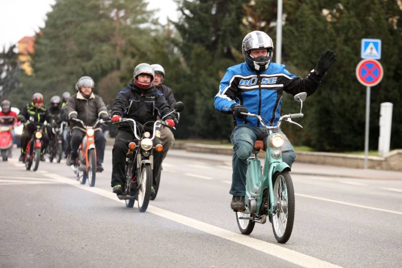 Foto: Motorkáři z Čáslavi vyrazili do roku 2018 po jedné stopě