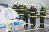20180118113633_x-8425: Foto: Seniora museli na obchvatu Čáslavi z Felicie vystříhat hasiči