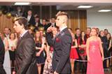 20180128150338_IMG_2861: Foto: Slavnostní šerpy převzali na maturitním plese i studenti kolínské obchodní akademie