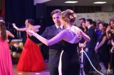 20180128150341_IMG_2880: Foto: Slavnostní šerpy převzali na maturitním plese i studenti kolínské obchodní akademie