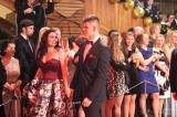 20180128150343_IMG_2891: Foto: Slavnostní šerpy převzali na maturitním plese i studenti kolínské obchodní akademie