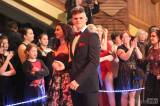 20180128150343_IMG_2893: Foto: Slavnostní šerpy převzali na maturitním plese i studenti kolínské obchodní akademie