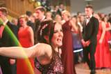 20180128150344_IMG_2900: Foto: Slavnostní šerpy převzali na maturitním plese i studenti kolínské obchodní akademie